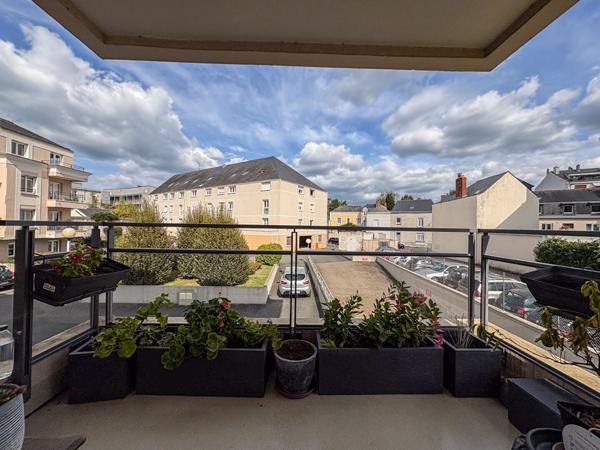 ANGERS : Lafayette / Gare : appartement 2 chambres avec garage boxé, cave et balcon !