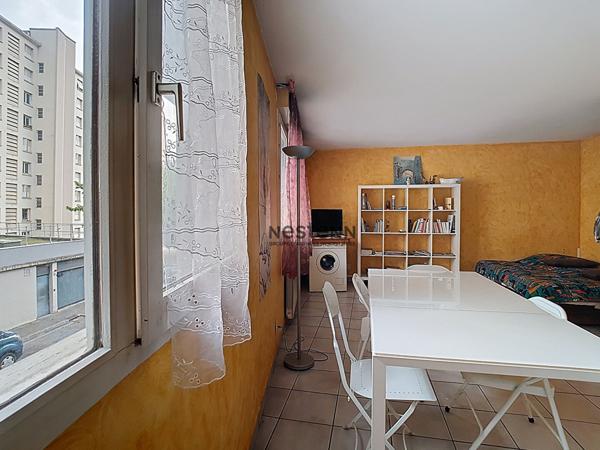 A VENDRE. Appartement de près de 40m². A GRENOBLE. Proche avenue Berthelot