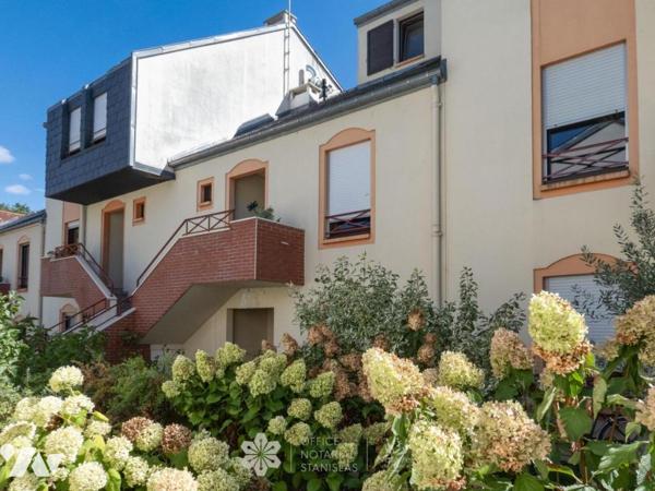 Nancy / Gare : Rez-de-jardin de 50m2 avec jardin et parking