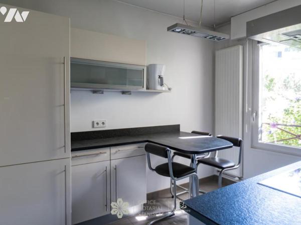 Nancy / Gare : Rez-de-jardin de 50m2 avec jardin et parking