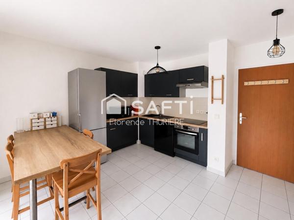 Appartement T3 piscine parking loggia sans vis à vis