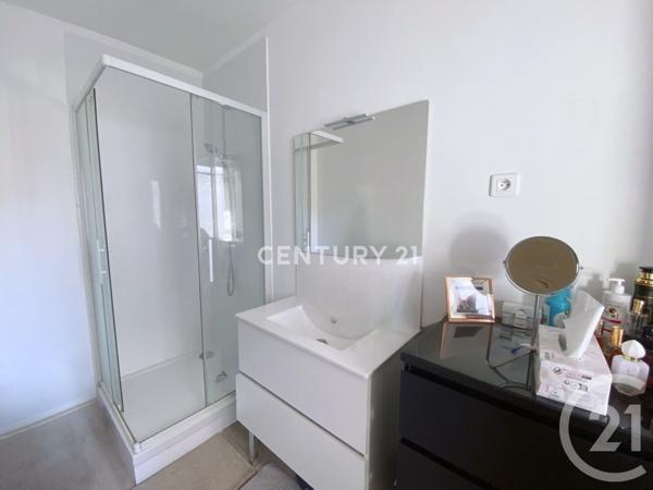 Immeuble à vendre  100 m2 AUBAGNE - 13