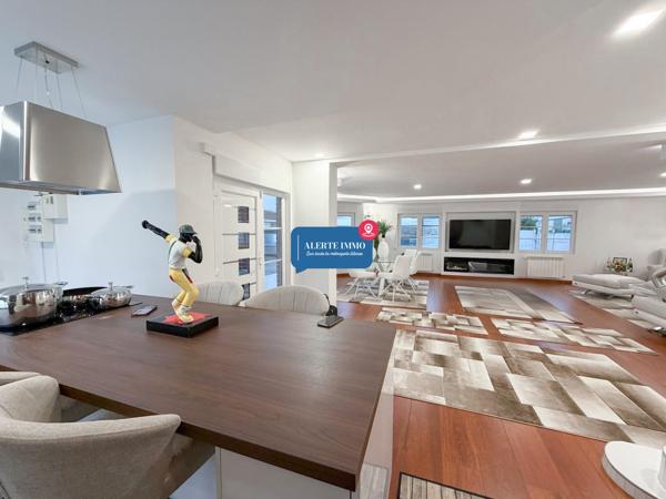 Maison individuelle, entièrement rénovée de 111 m2 sur une parcelle de 400 m2, 3 ch, grand parking