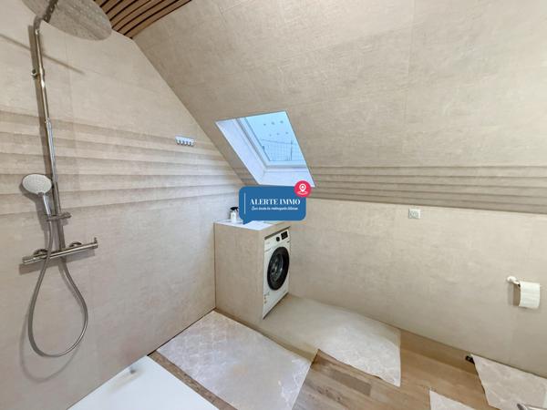 Maison individuelle, entièrement rénovée de 111 m2 sur une parcelle de 400 m2, 3 ch, grand parking