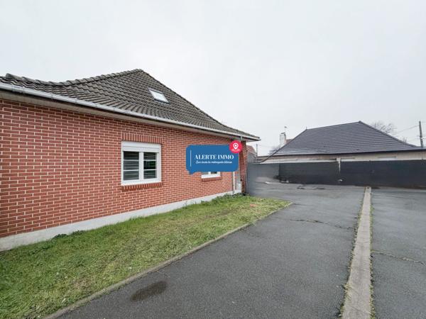 Maison individuelle, entièrement rénovée de 111 m2 sur une parcelle de 400 m2, 3 ch, grand parking