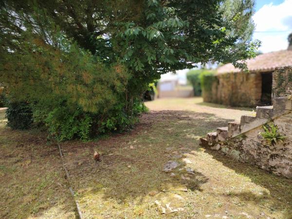 Maison à vendre 9 pièces IRAIS (79)