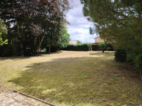 Maison à vendre 9 pièces IRAIS (79)