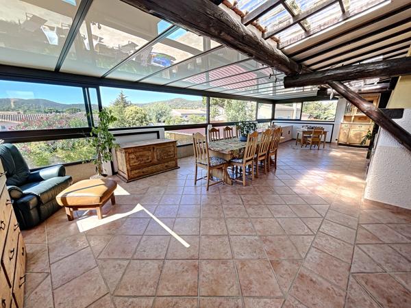 Bormes-les-Mimosas (83230) BAISSE DE PRIX – T4 87 m² – Dernier étage – Piscine – 2 parkings – Bormes les Mimosas