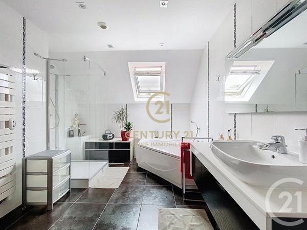 Maison à vendre  6 pièces - 151,90 m2 VEZIN LE COQUET - 35