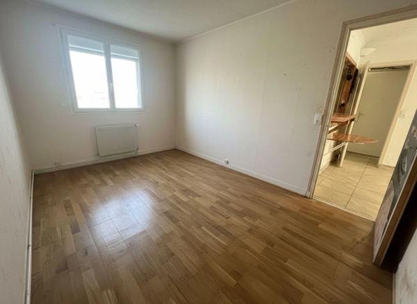 - 91300 - MASSY - APPARTEMENT T3 - LUMINEUX - GARE MASSY - TGV - RER B - CAVE- PARKINGS - RENTABILITE LOCATIF 7%