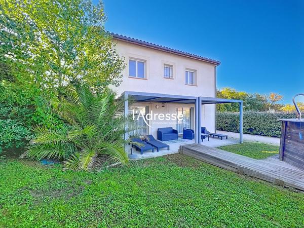 Exclusivité L'Adresse Immobilier- L'Isle Jourdain - Maison T5 de 120m² sur un Terrain de 694 m² - Garage