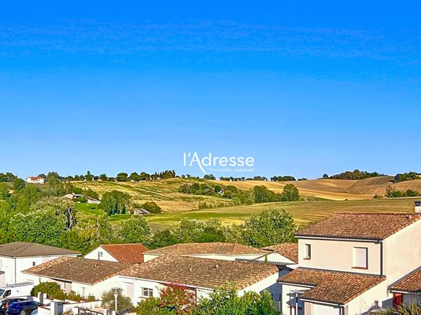 Exclusivité L'Adresse Immobilier- L'Isle Jourdain - Maison T5 de 120m² sur un Terrain de 694 m² - Garage