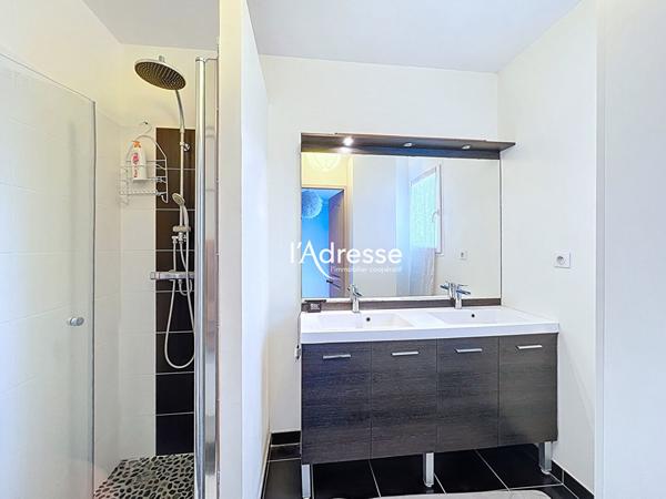 Exclusivité L'Adresse Immobilier- L'Isle Jourdain - Maison T5 de 120m² sur un Terrain de 694 m² - Garage