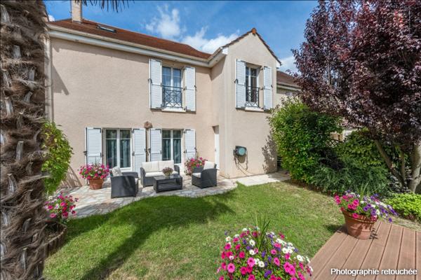 EXCLUSIVITE coeur de ville de Vauréal 7 pièce(s) 173m² habitables (130m² loi carrez)