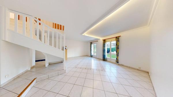EXCLUSIVITE coeur de ville de Vauréal 7 pièce(s) 173m² habitables (130m² loi carrez)