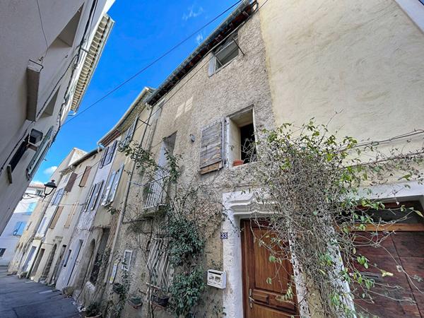 Maison de village hors copropriété, 72m2 habitables, 4 pièces, 3 chambres et balcon