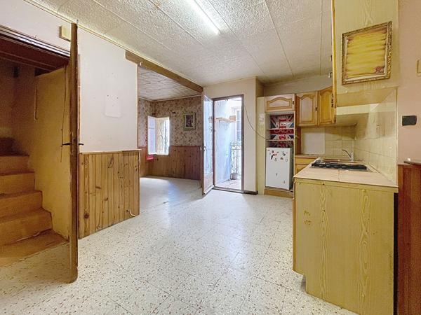 Maison de village hors copropriété, 72m2 habitables, 4 pièces, 3 chambres et balcon