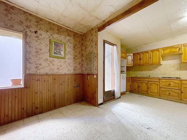 Maison de village hors copropriété, 72m2 habitables, 4 pièces, 3 chambres et balcon