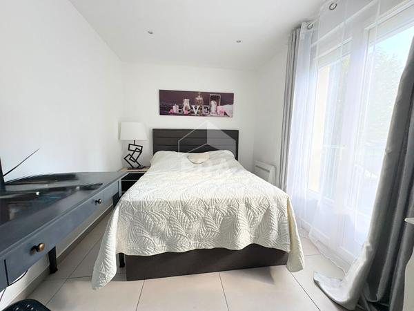 A LOUER 84120 PERTUIS APPARTEMENT MEUBLE 4 PIECES 66M² AVEC CAVE ET STATIONNEMENT