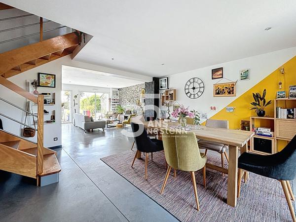 Maison ancienne rénovée à vendre à Sainte-Gemmes-sur-Loire - belle pièce de vie lumineuse - 3 chambres aux Portes d'Angers