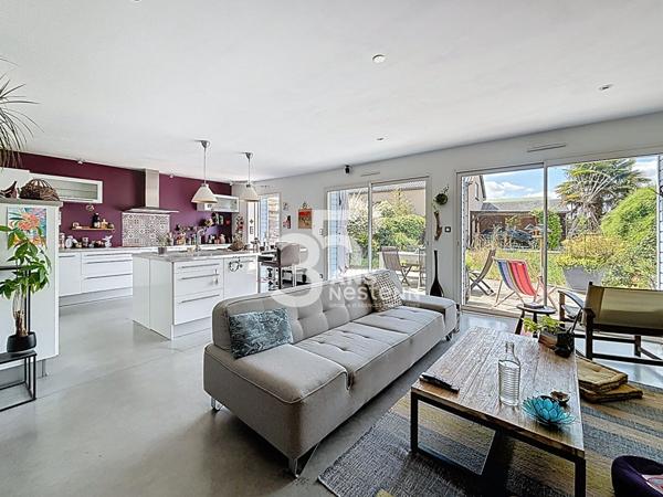 Maison ancienne rénovée à vendre à Sainte-Gemmes-sur-Loire - belle pièce de vie lumineuse - 3 chambres aux Portes d'Angers