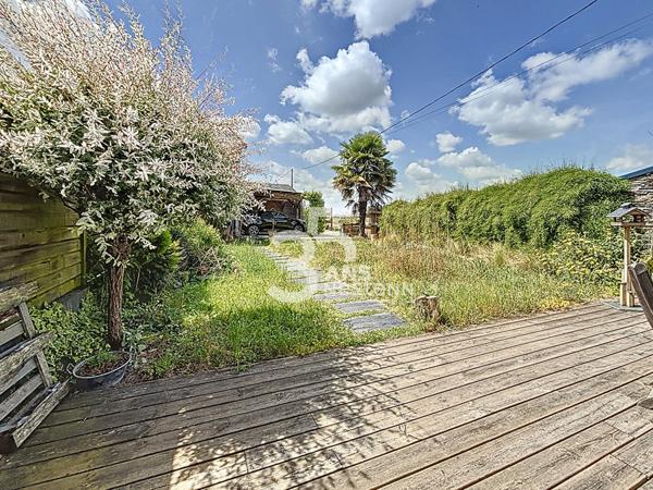 Maison ancienne rénovée à vendre à Sainte-Gemmes-sur-Loire - belle pièce de vie lumineuse - 3 chambres aux Portes d'Angers