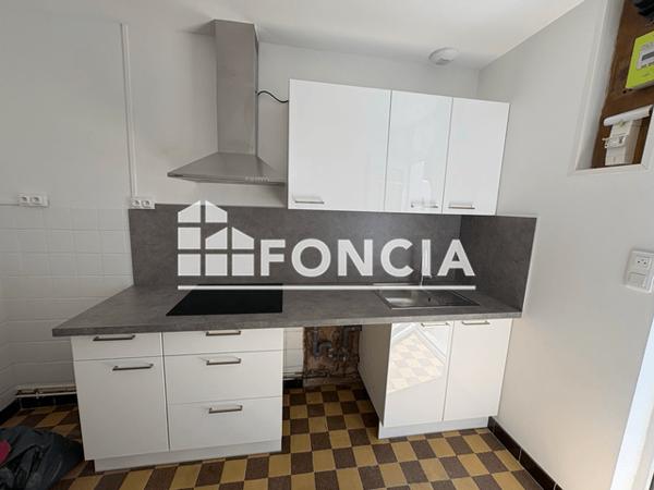Location Maison 3 pièces 45.26 m² - 4 PLACE DU BASTION Saintes 17100