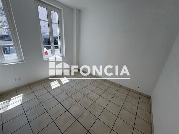 Location Maison 3 pièces 45.26 m² - 4 PLACE DU BASTION Saintes 17100