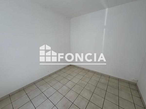 Location Maison 3 pièces 45.26 m² - 4 PLACE DU BASTION Saintes 17100