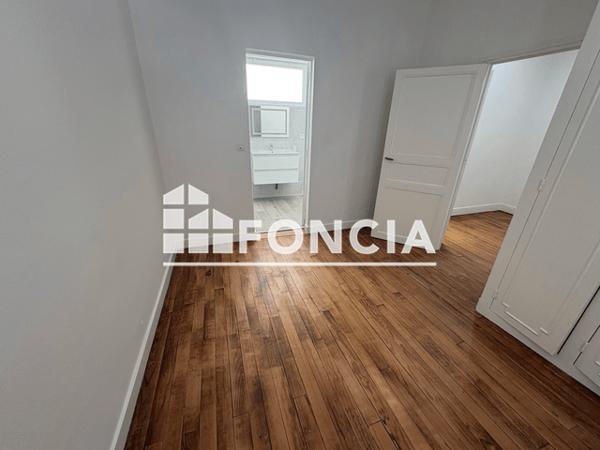 Location Maison 3 pièces 45.26 m² - 4 PLACE DU BASTION Saintes 17100