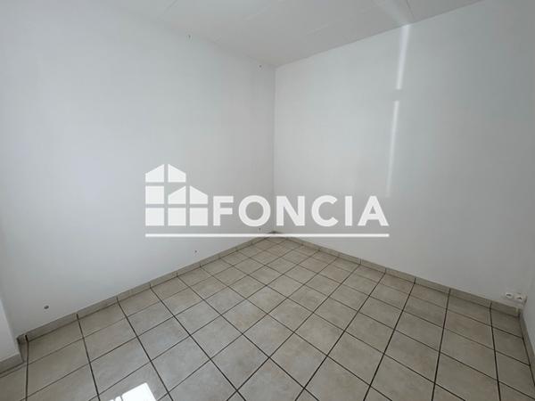 Location Maison 3 pièces 45.26 m² - 4 PLACE DU BASTION Saintes 17100