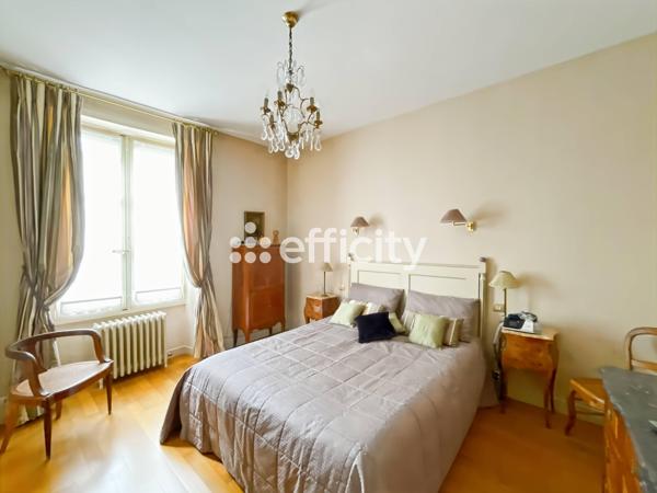 Maison 10 pièces - 222 m²