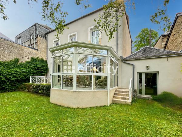 Maison 10 pièces - 222 m²