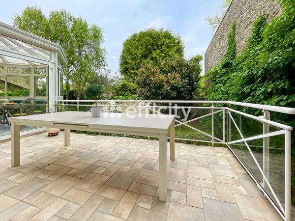 Maison 10 pièces - 222 m²