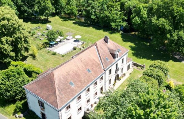 Belle bâtisse historique Saint medard d excideuil
