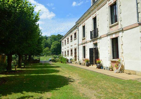 Belle bâtisse historique Saint medard d excideuil