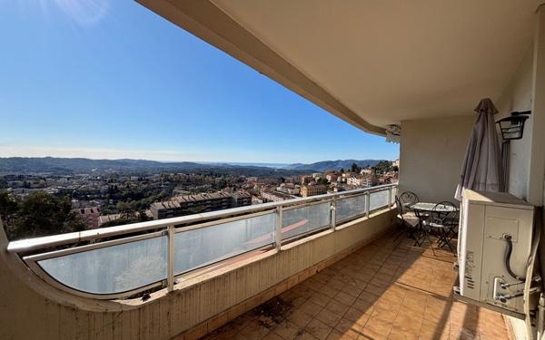 Appartement à vendre    3 pièces • 76 m2 Grasse