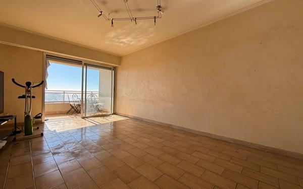Appartement à vendre    3 pièces • 76 m2 Grasse