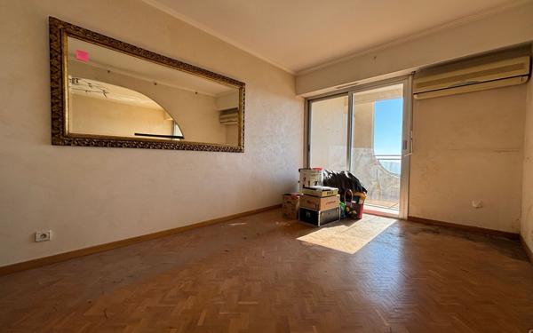 Appartement à vendre    3 pièces • 76 m2 Grasse