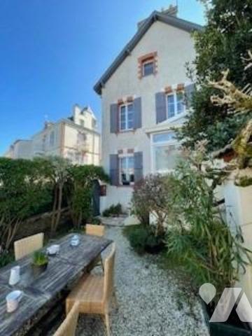 Maison de caractère entre centre et plage