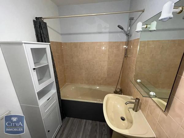 Appartement à louer 2 pièces 55.71m² Châteauroux (36000)