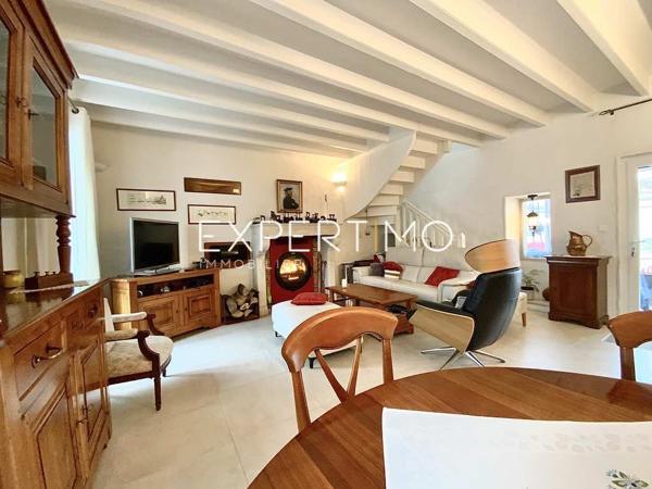 Moutiers-les-Mauxfaits (85540) Maison de caractère T7 de 145 m² au coeur du village. 4 chambres dont une de plain-pied. Grand terrain sans vi