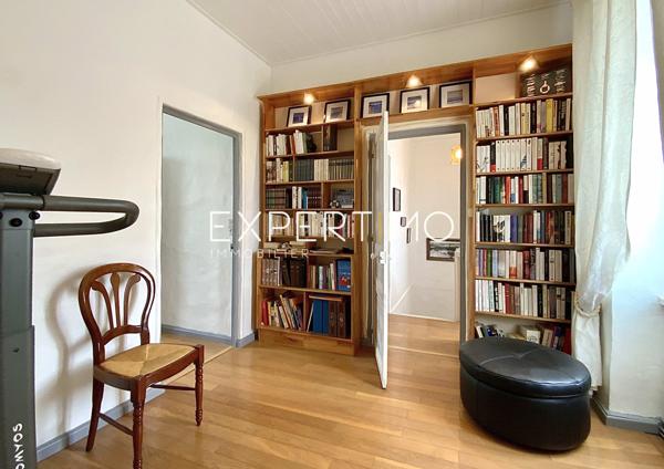 Moutiers-les-Mauxfaits (85540) Maison de caractère T7 de 145 m² au coeur du village. 4 chambres dont une de plain-pied. Grand terrain sans vi