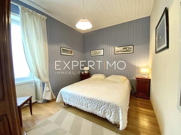 Moutiers-les-Mauxfaits (85540) Maison de caractère T7 de 145 m² au coeur du village. 4 chambres dont une de plain-pied. Grand terrain sans vi