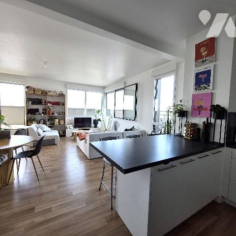 Grand appartement avec terrasses et stationnements proche commerces, services et accès