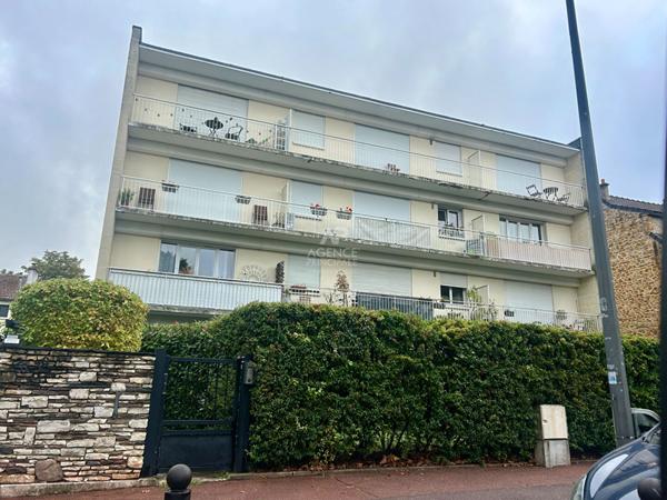 Appartement Maisons Laffitte 1 pièce(s) 39m2 - Dernier étage €232 000 ** - Référence 4525-cpy