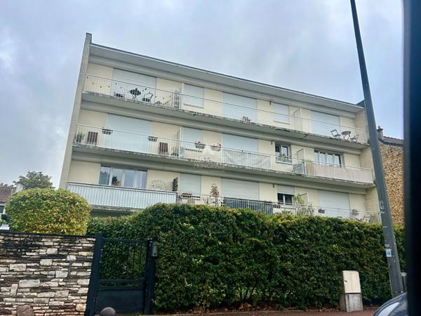 Appartement Maisons Laffitte 1 pièce(s) 39m2 - Dernier étage €232 000 ** - Référence 4525-cpy