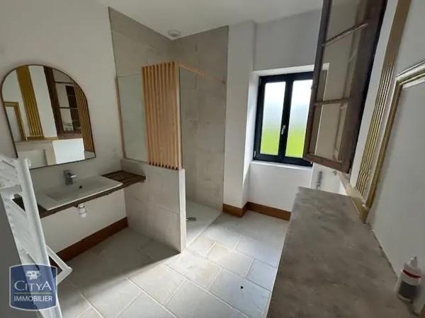 Maison à louer 3 pièces 88.27m² Avord (18520)