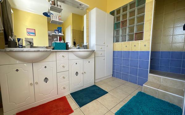 Maison à vendre    6 pièces •  Caissargues