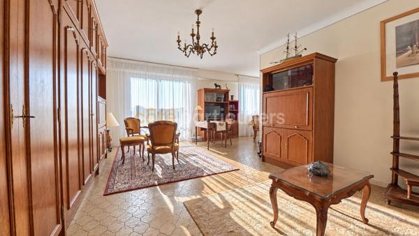 Vente
                Appartement73 m² - 2 Pièces -
                    LES SABLES D OLONNE (85100)